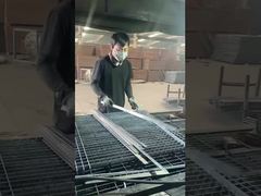 Горячая оцинкованная металлическая решетка 505 зазубренная решетка безопасности проезжей части