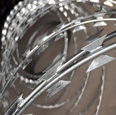 Двойная спиральная колючая проволока БТО-22 с лезвиями, оцинкованная